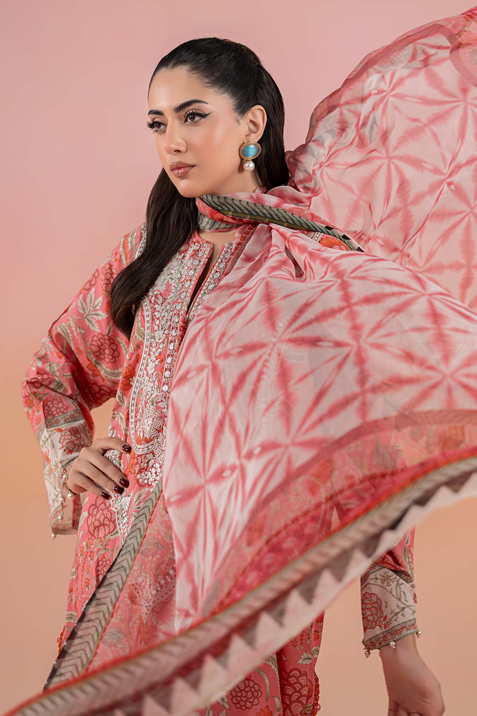 Pink Embroidered Lawn 3-Piece Suit - Image 3