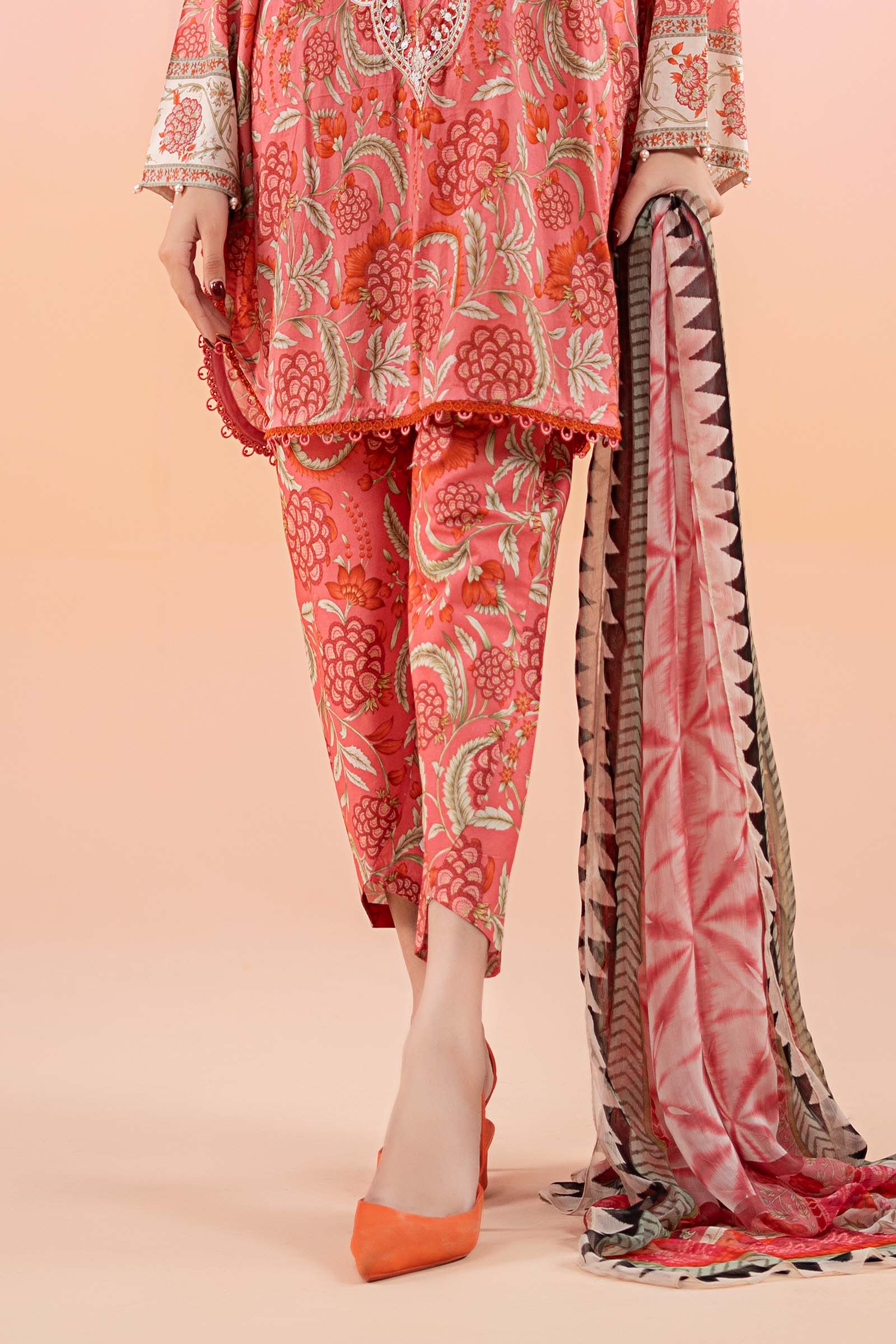 Pink Embroidered Lawn 3-Piece Suit - Image 5