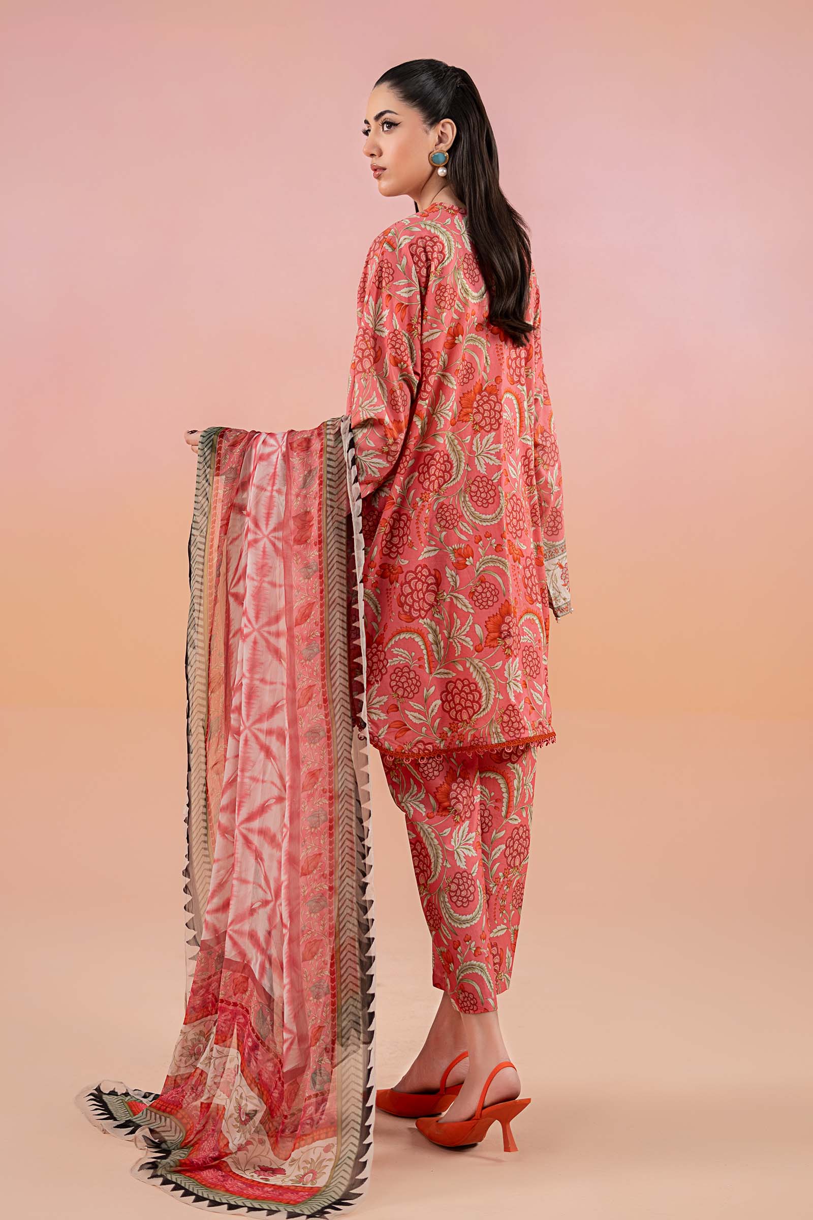 Pink Embroidered Lawn 3-Piece Suit - Image 7