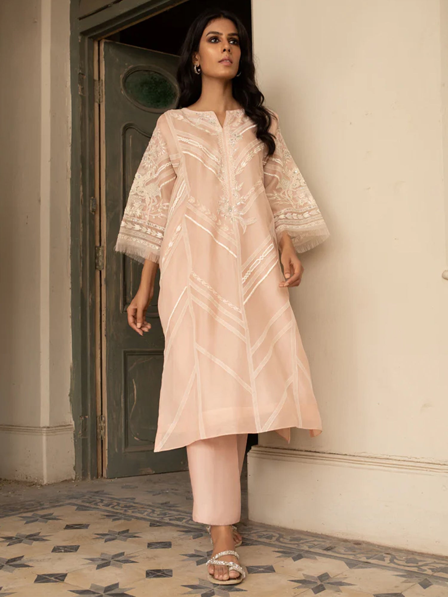 Blush Pink Embroidered Organza Salwar Kameez (2-Piece) - Image 3
