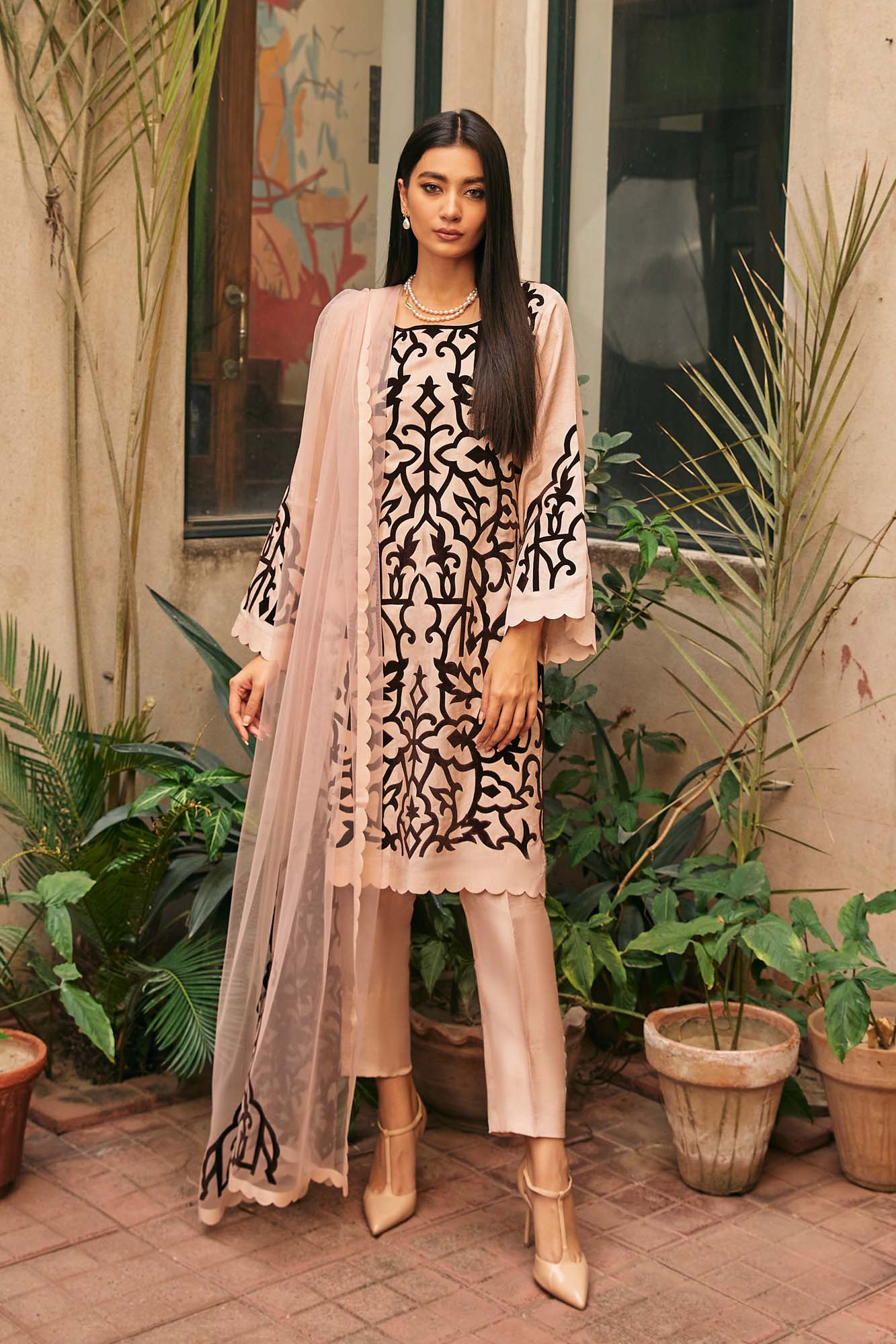 Porcelain Pink Velvet Appliqué Raw Silk Salwar Kameez (3-Piece) - Image 7