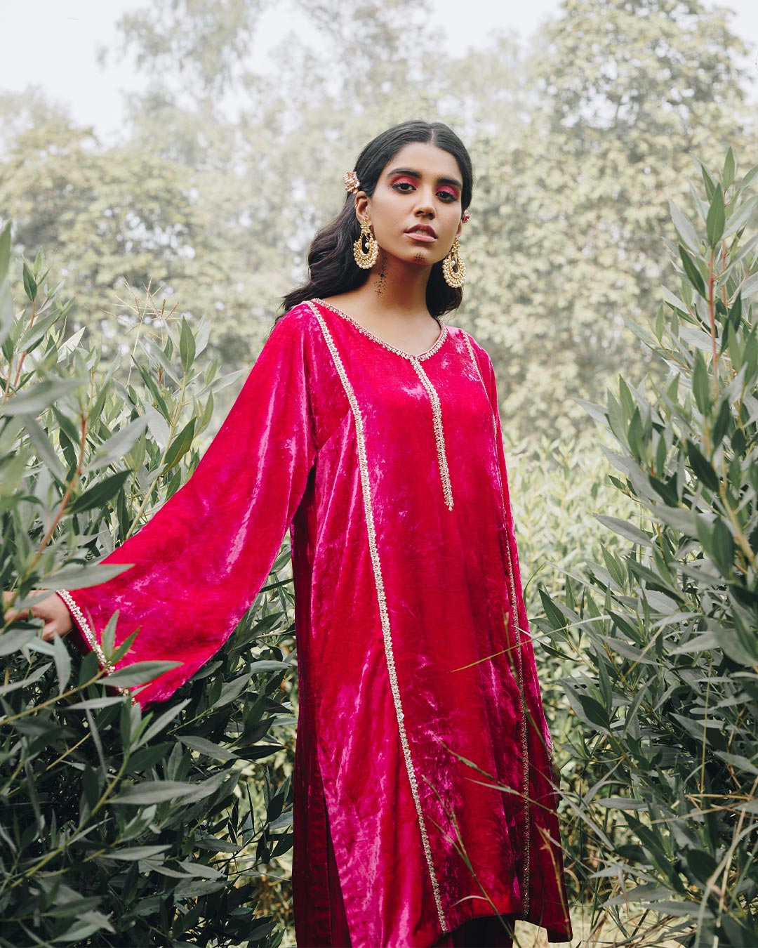 Fuchsia Velvet Kurta with Embroidered Dupatta (3-Piece) - Image 5