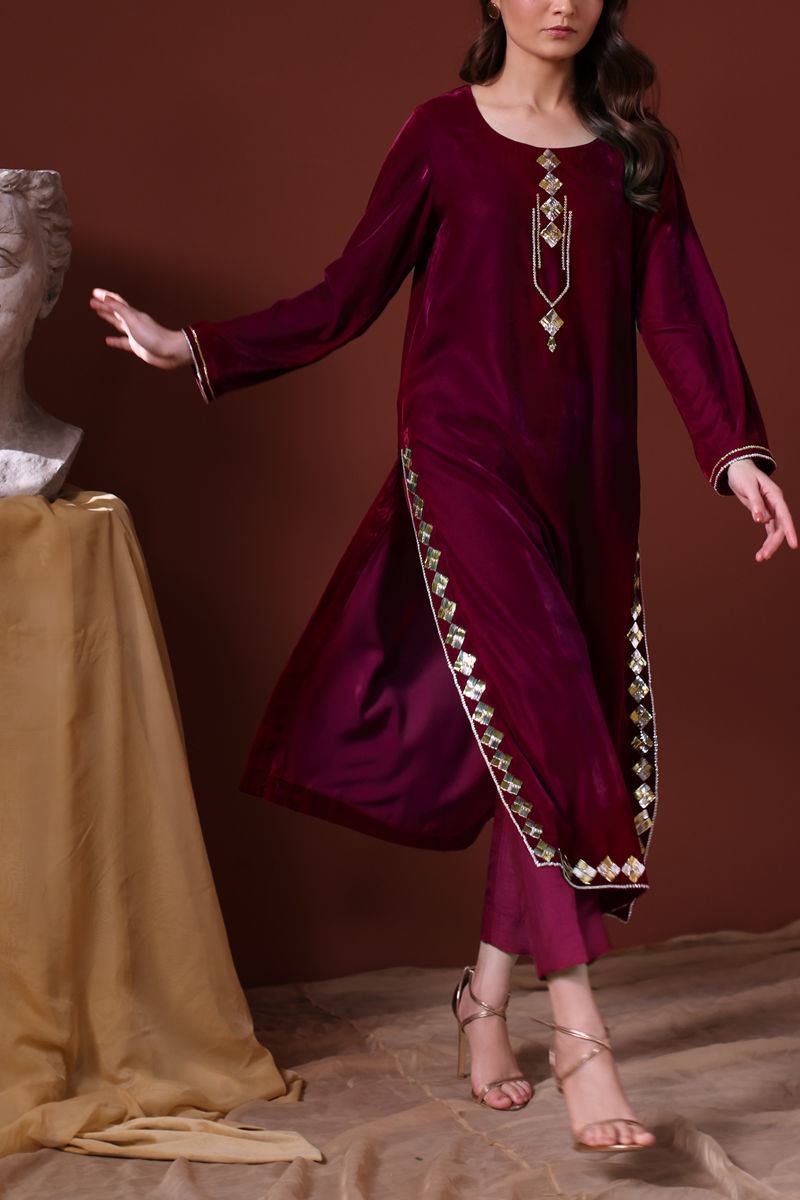 Magenta Mukesh Velvet Salwar Kameez (3-Piece) - Image 4