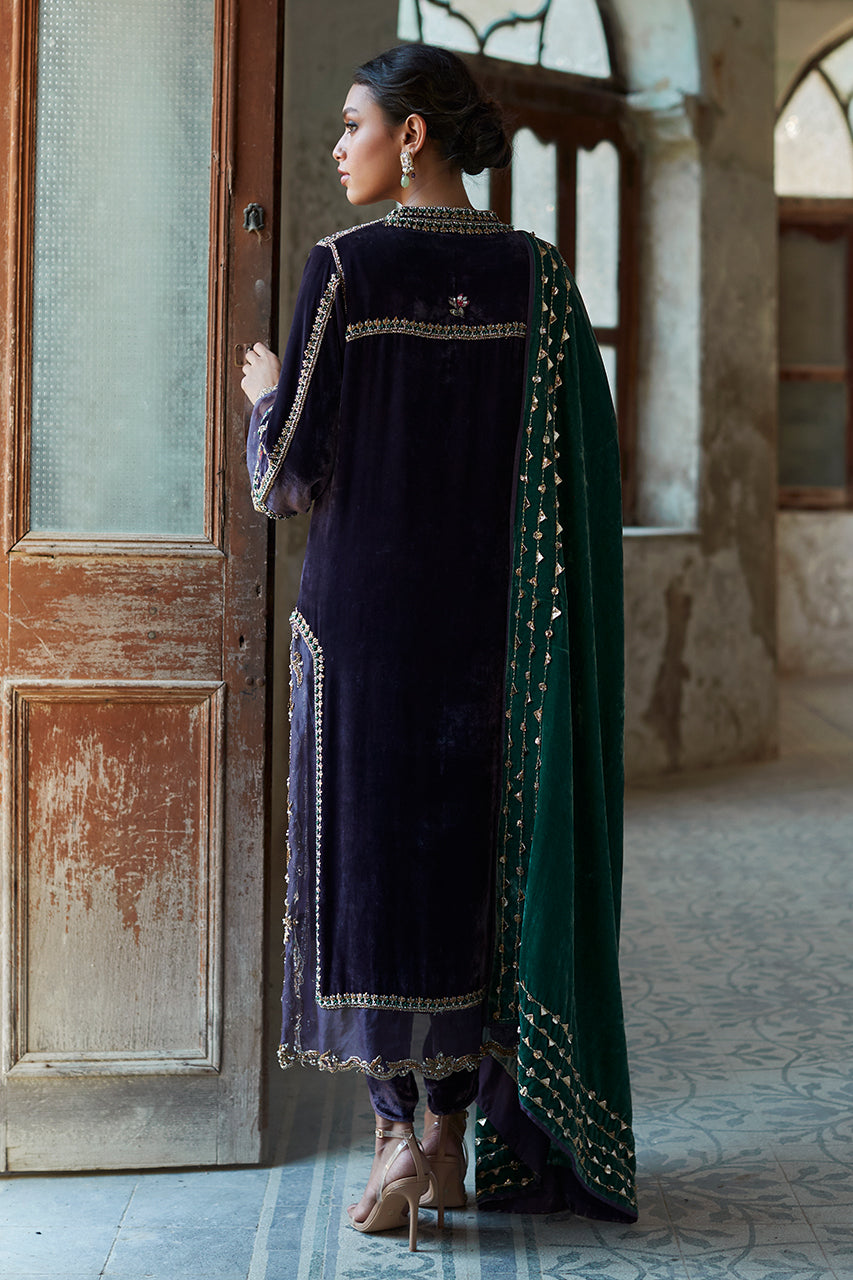 Pakistani Dark Mauve Zardozi Velvet Salwar Kameez (3-Piece) - Image 2