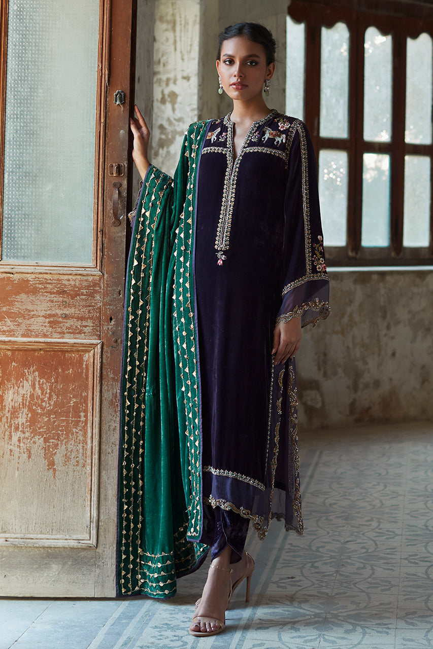 Pakistani Dark Mauve Zardozi Velvet Salwar Kameez (3-Piece) - Image 5