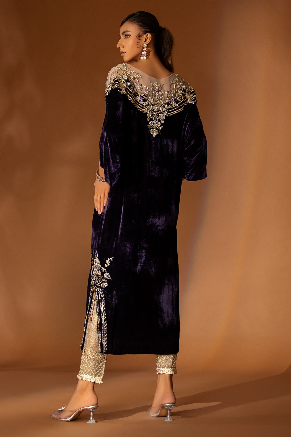 Pakistani Deep Purple Hand Embellished Velvet Kaftan (2-Piece) - Image 4