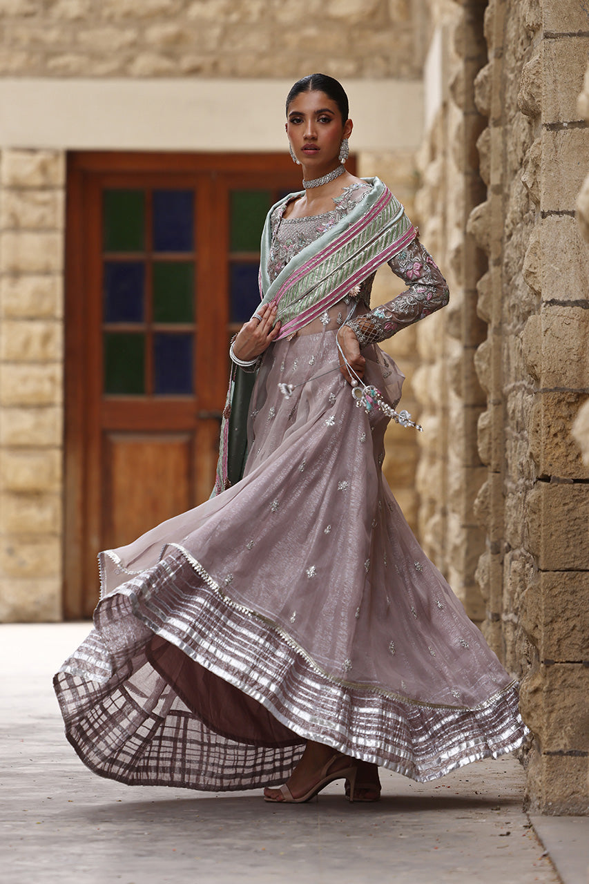 Pakistani Lilac Zardozi Meysuri Organza Peshwas Lehenga (3-Piece) - Image 4