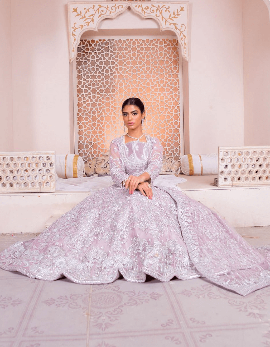 Lilac Embellished Net Lehenga Choli (3-Piece) - Image 4