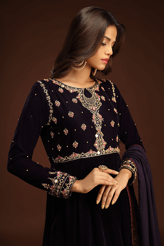 Pakistani Purple Embellished Velvet Pishwas Dress (3-Piece) - Image 6