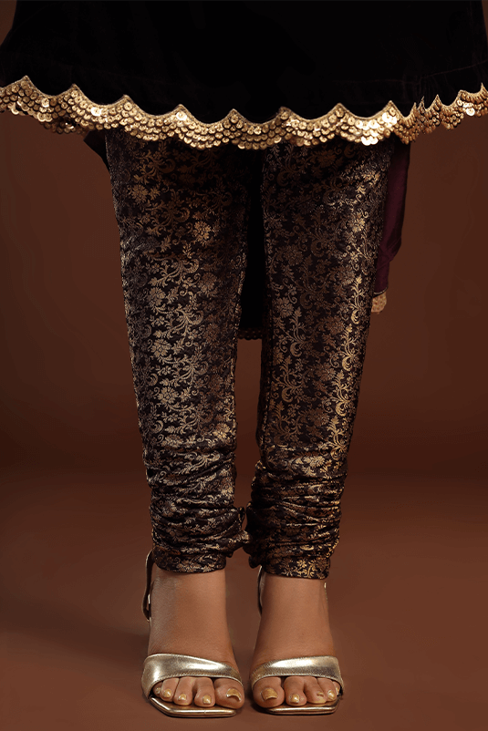 Pakistani Purple Embellished Velvet Pishwas Dress (3-Piece) - Image 1