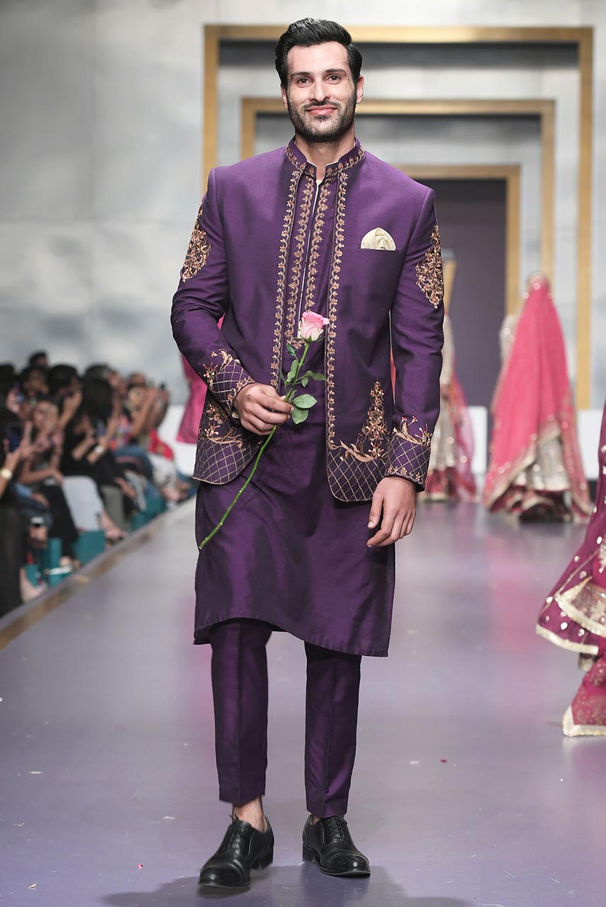 Purple Embroidered Cotton Silk Kurta Pajama (3-Piece) - Image 3