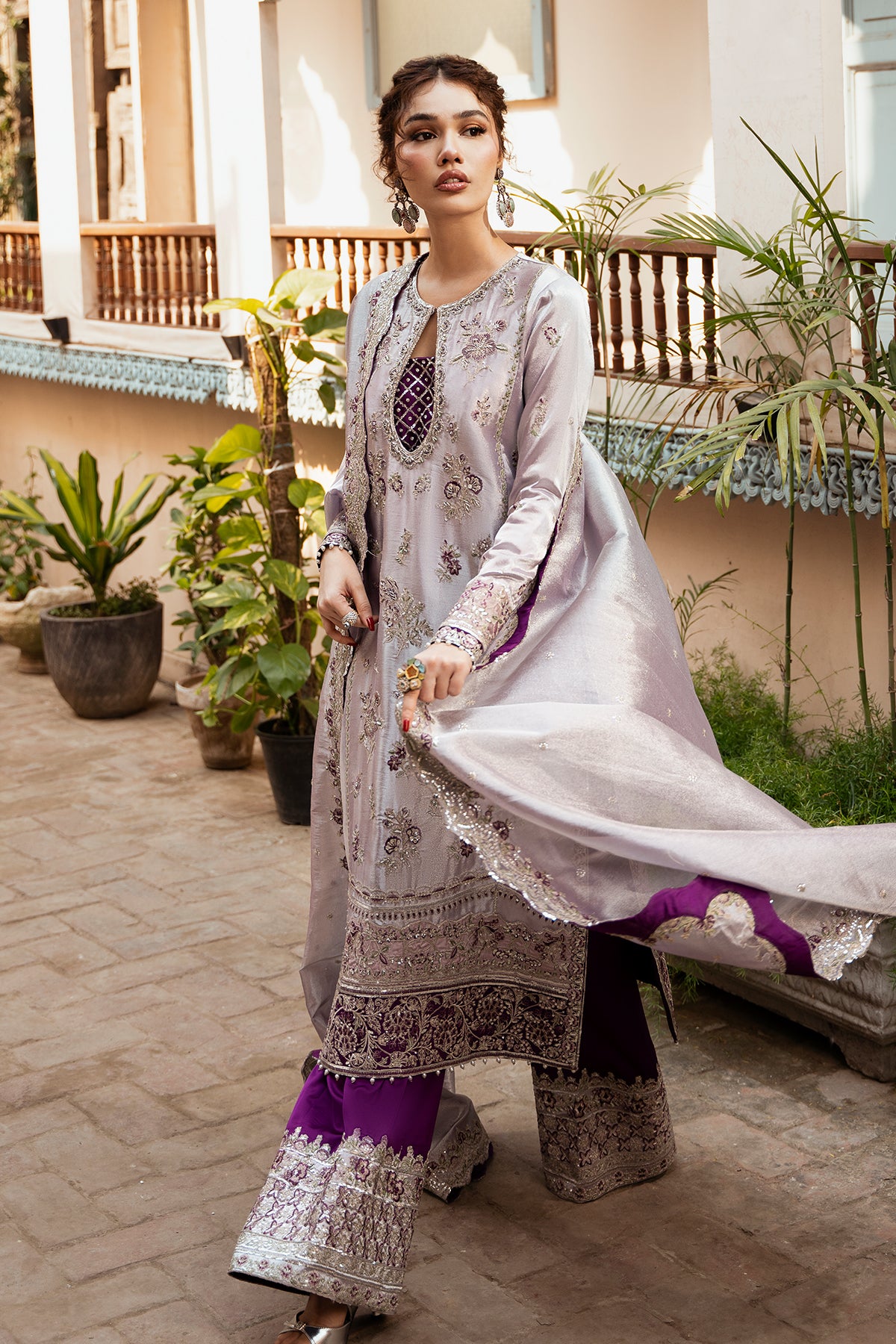 Pakistani Lavender Zardozi Masoori Silk Salwar Kameez (3-Piece) - Image 4