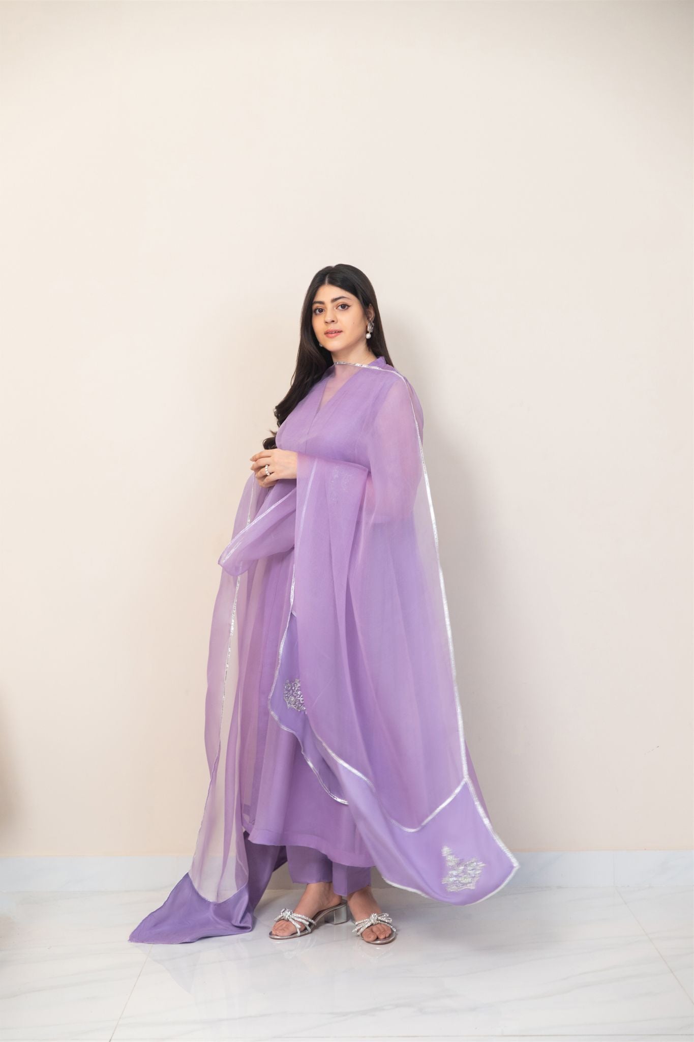 Pakistani Lilac Embroidered Pure Organza Salwar Kameez (3-Piece) - Image 3