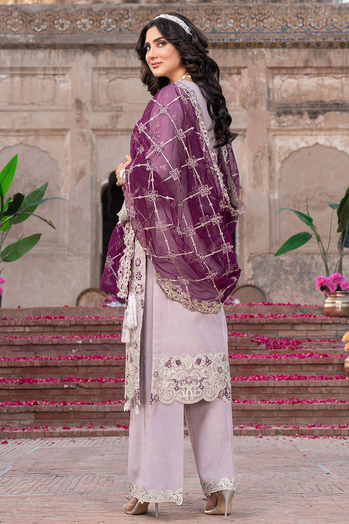 Light Purple Embroidered Organza Salwar Kameez (3-Piece) - Image 2