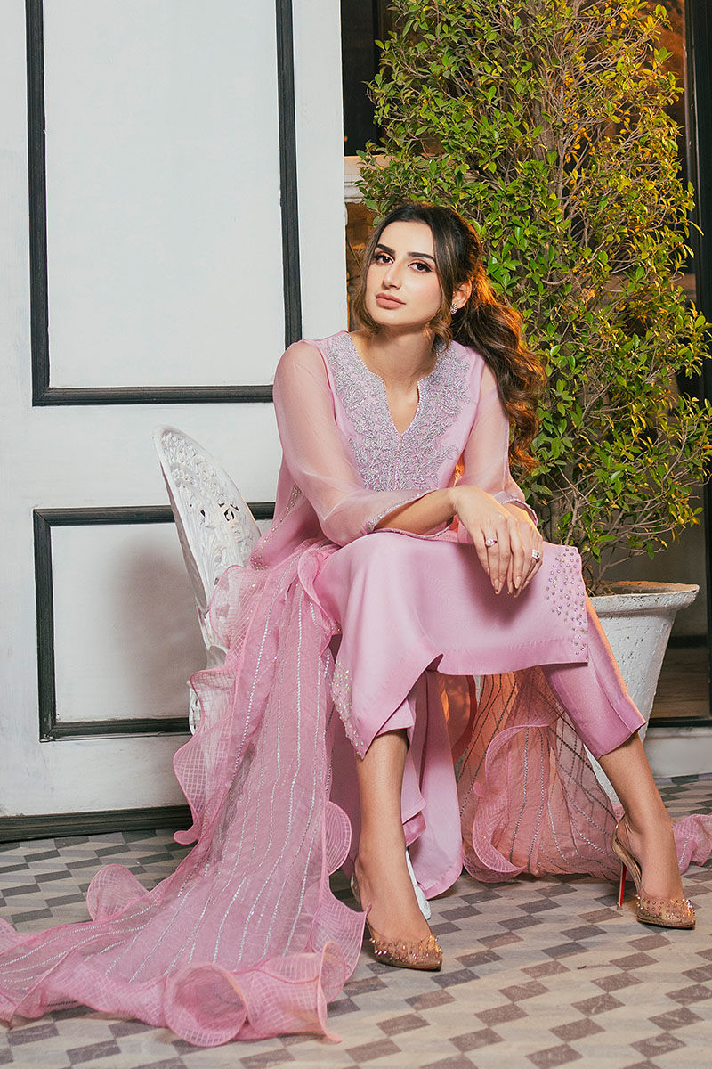 Pakistani Lilac Hand-Embellished Organza Salwar Kameez (3-Piece) - Image 3