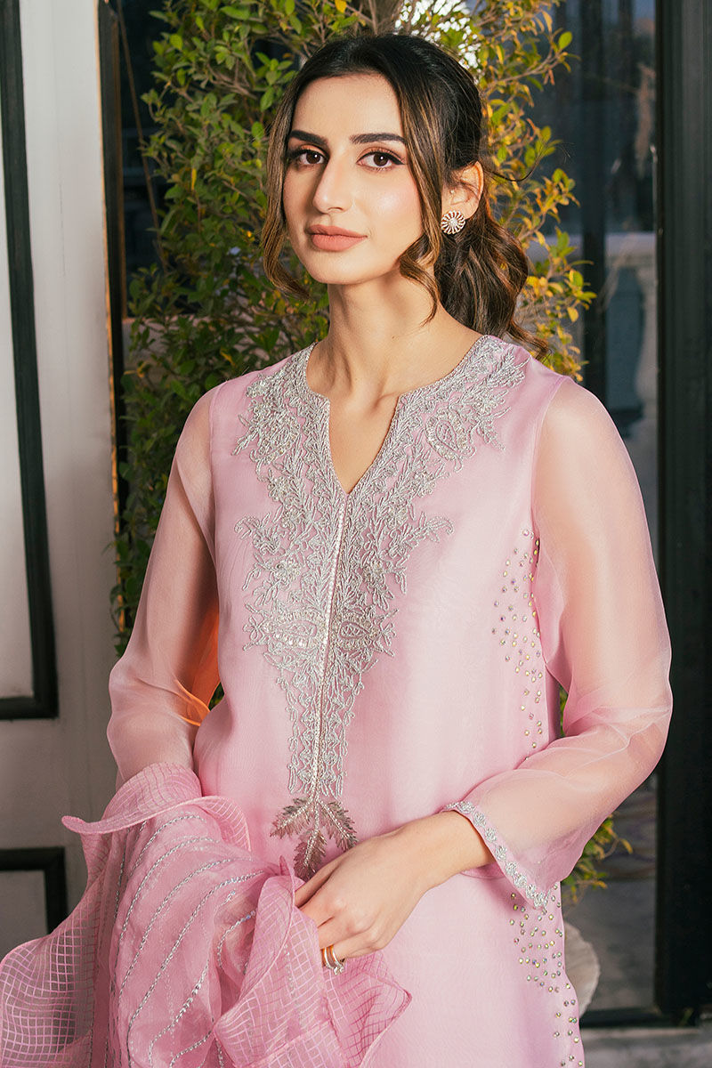 Pakistani Lilac Hand-Embellished Organza Salwar Kameez (3-Piece) - Image 4