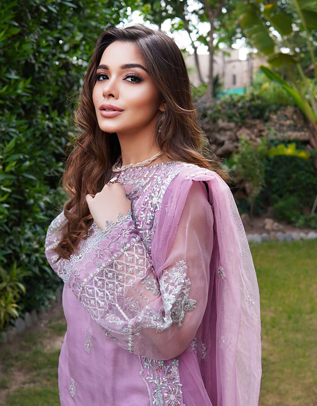 Pakistani Lilac Thread-Embroidered Organza Salwar Kameez (3-Piece) - Image 2