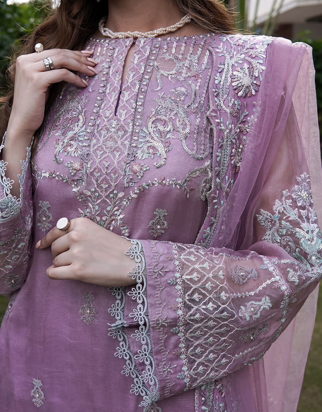 Pakistani Lilac Thread-Embroidered Organza Salwar Kameez (3-Piece) - Image 4