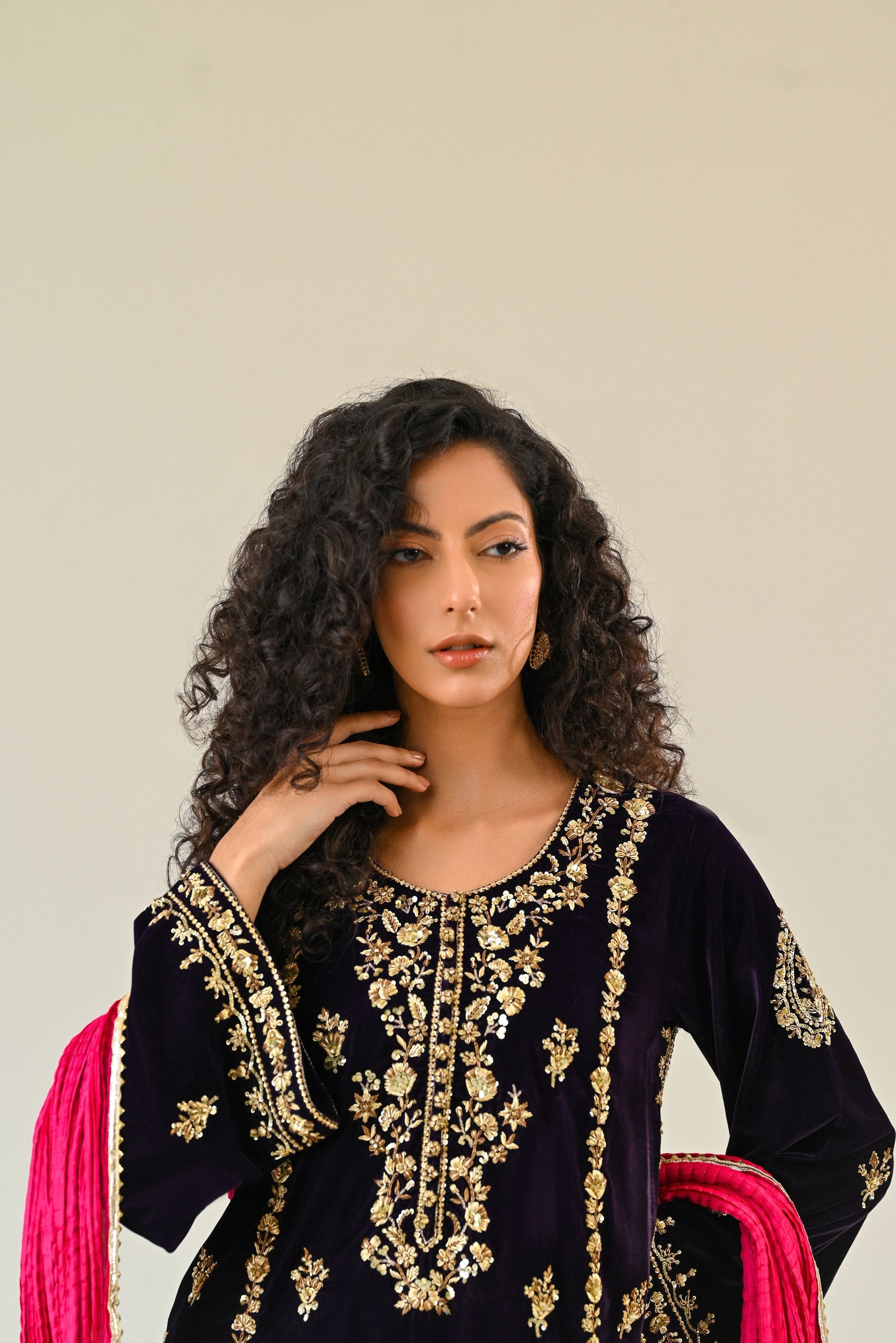 Pakistani Dark Purple Ada Work Velvet Salwar Kameez (3-Piece) - Image 4