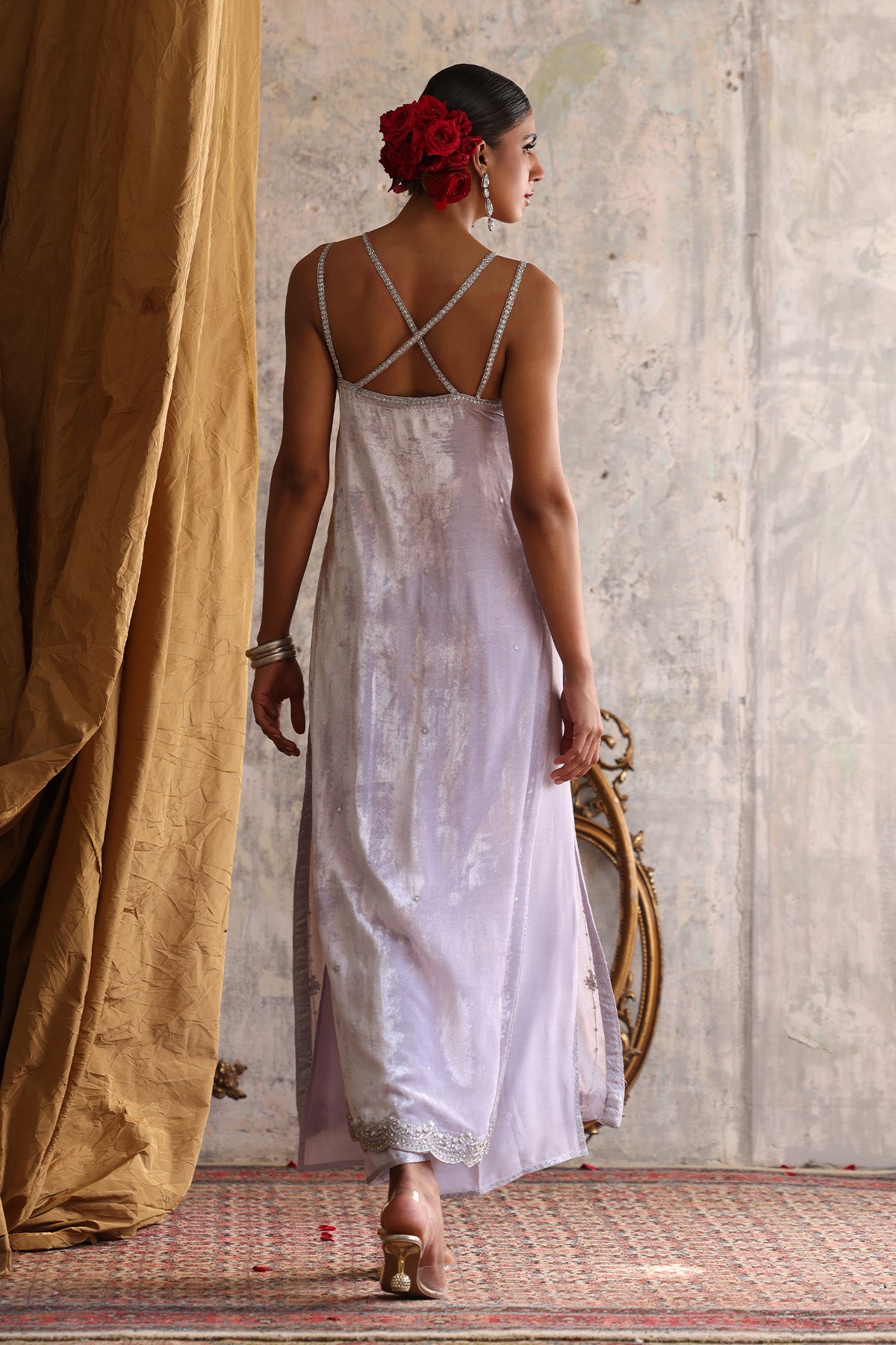 Pakistani Lilac Hand-Embellished Velvet-Silk Salwar Kameez (2-Piece) - Image 3