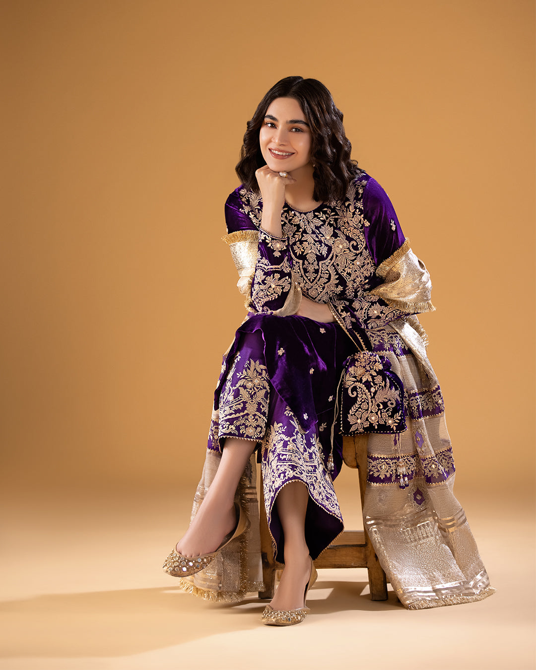 Pakistani Purple Velvet Embroidered Kurta 3-Piece - Image 6
