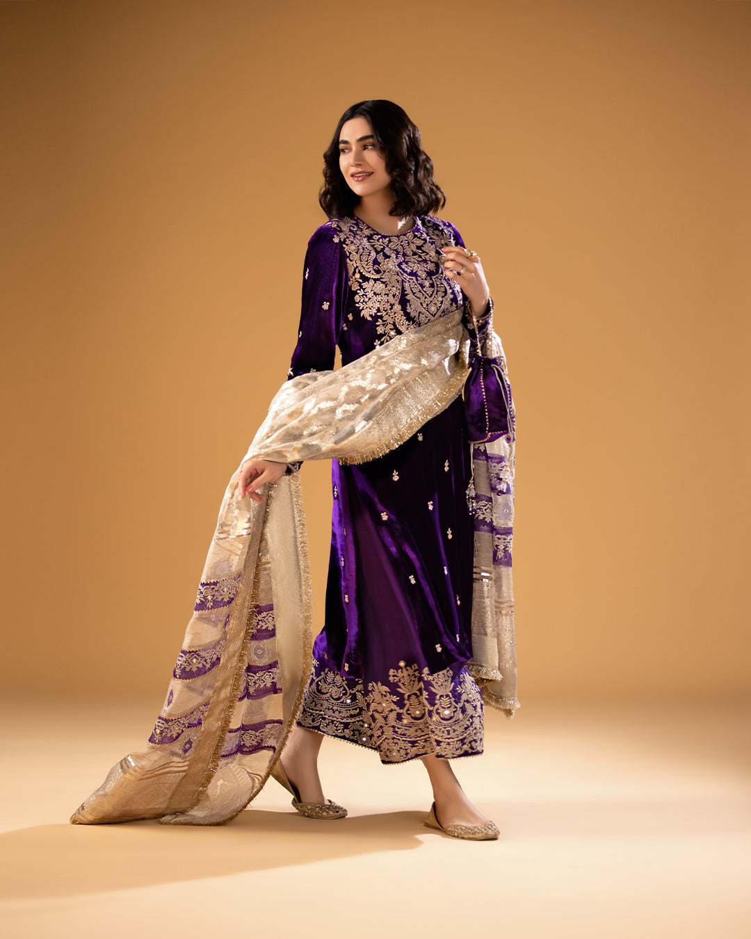 Purple Velvet Embroidered Kurta Set (3-Piece) - Image 2