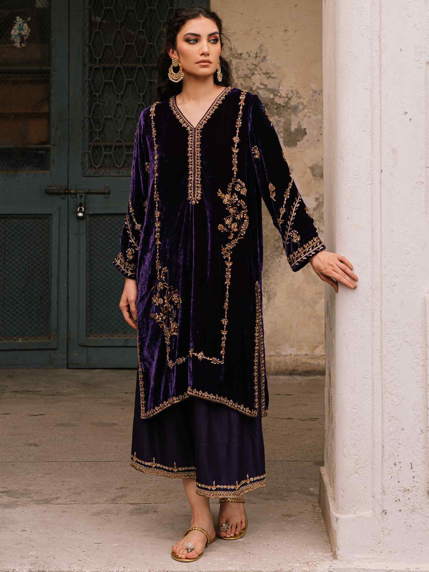 Plum Violet Zardozi Velvet Kurta Set (2-Piece) - Image 1
