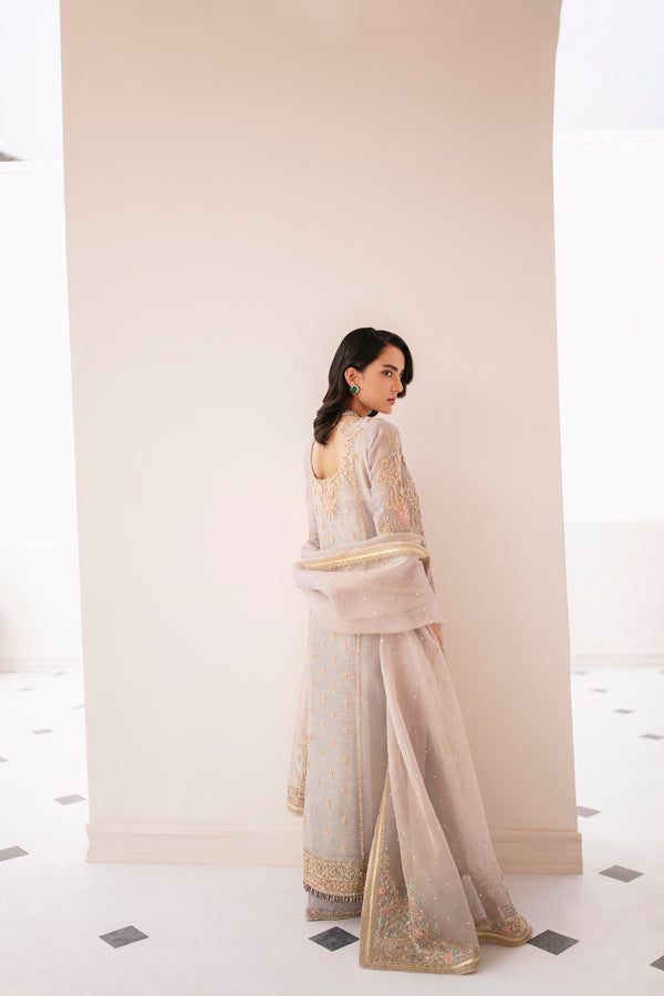 Pakistani Lilac Embroidered Zari Net Salwar Kameez (3-Piece) - Image 3