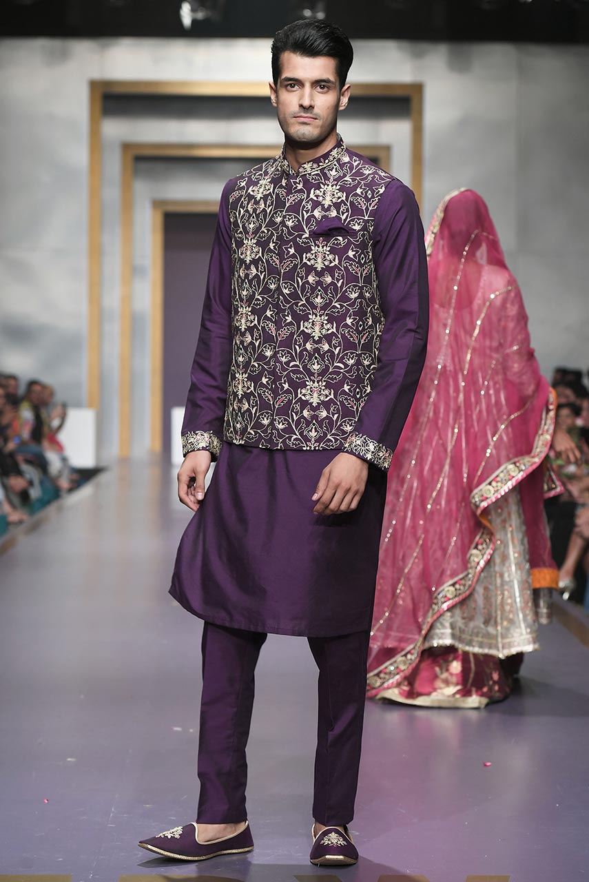 Purple Embroidered Cotton Silk Waistcoat Kurta (3-Piece) - Image 2