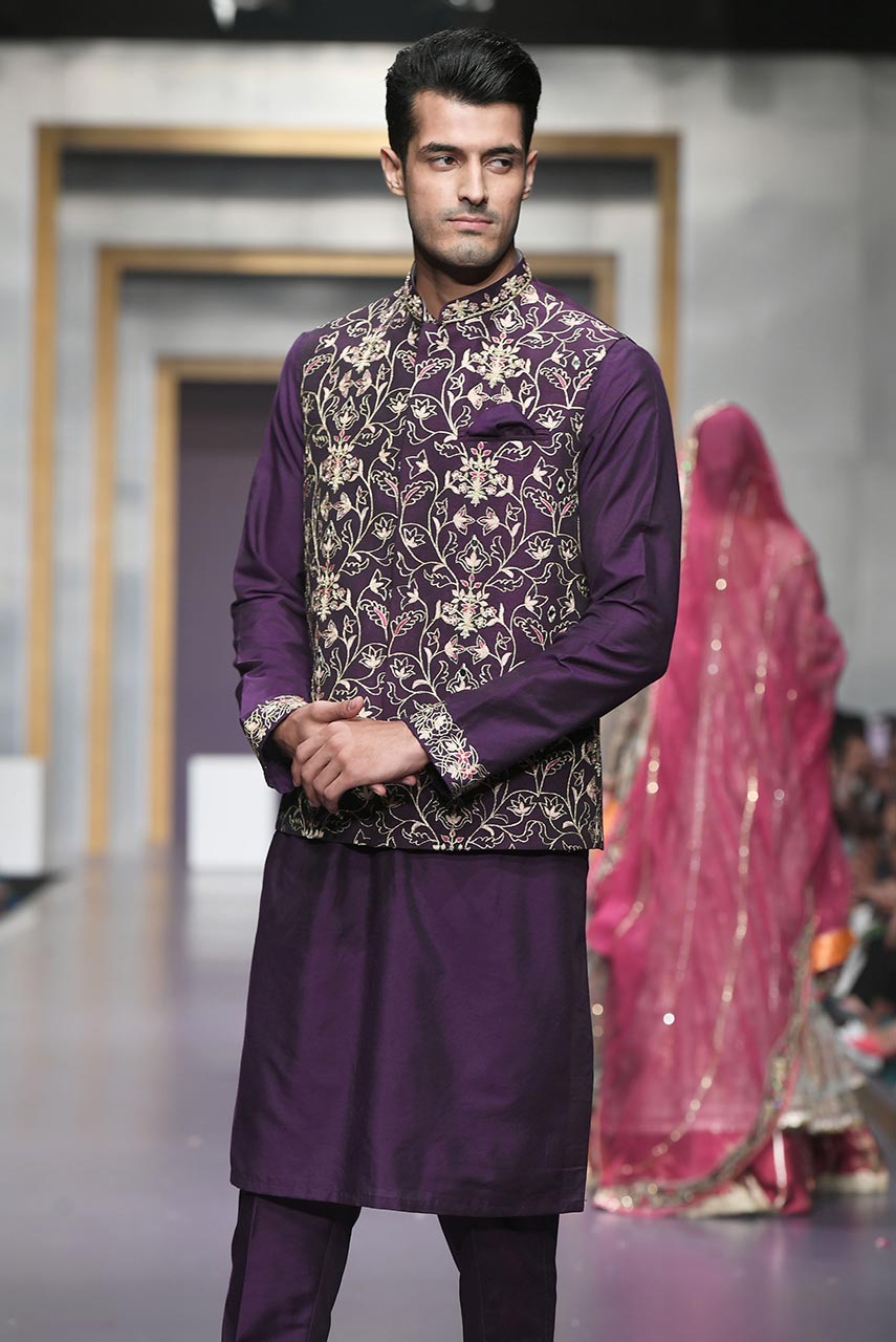 Purple Embroidered Cotton Silk Waistcoat Kurta (3-Piece) - Image 3