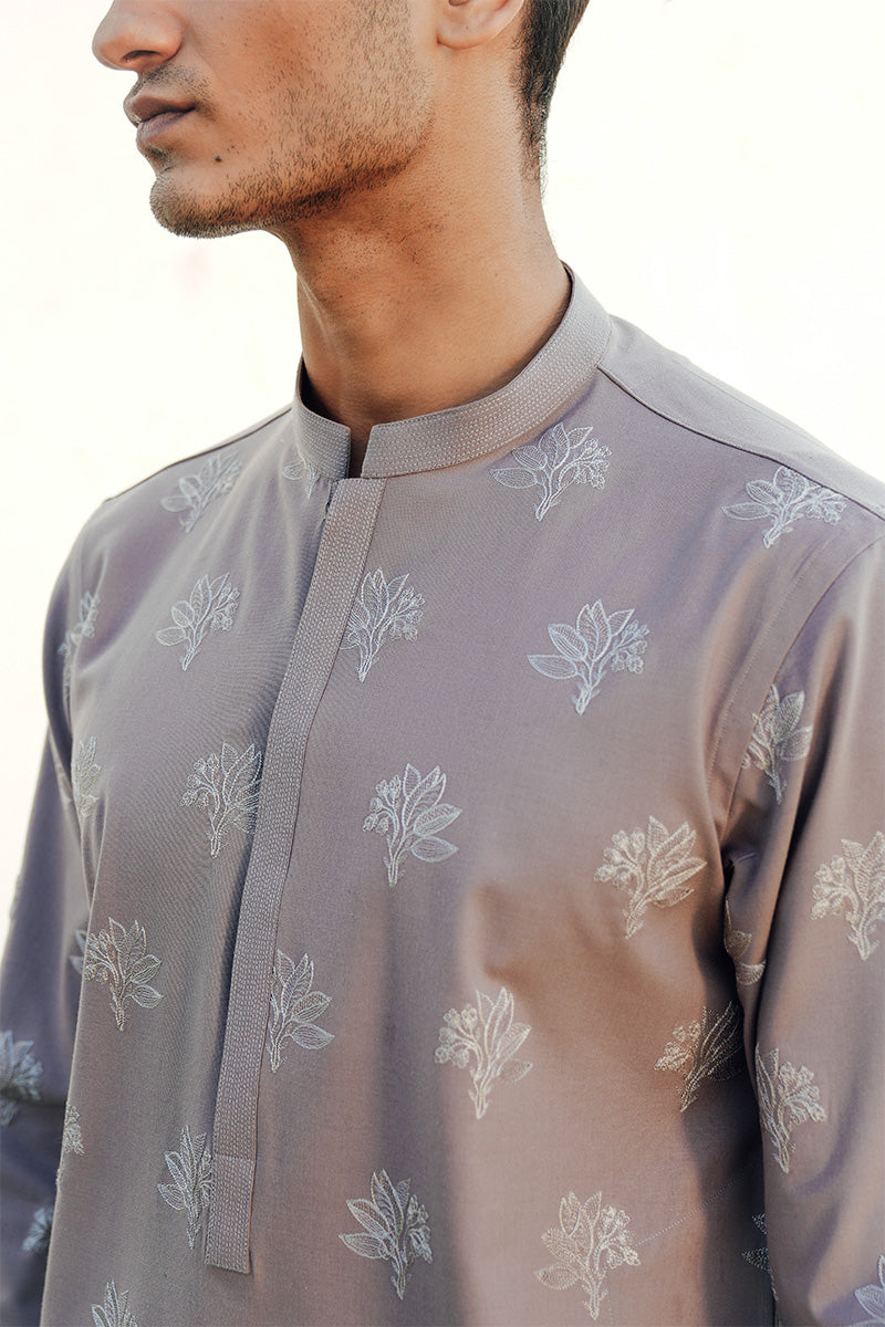 Light Purple Embroidered Multani Karandi Kurta Pajama (2-Piece) - Image 3