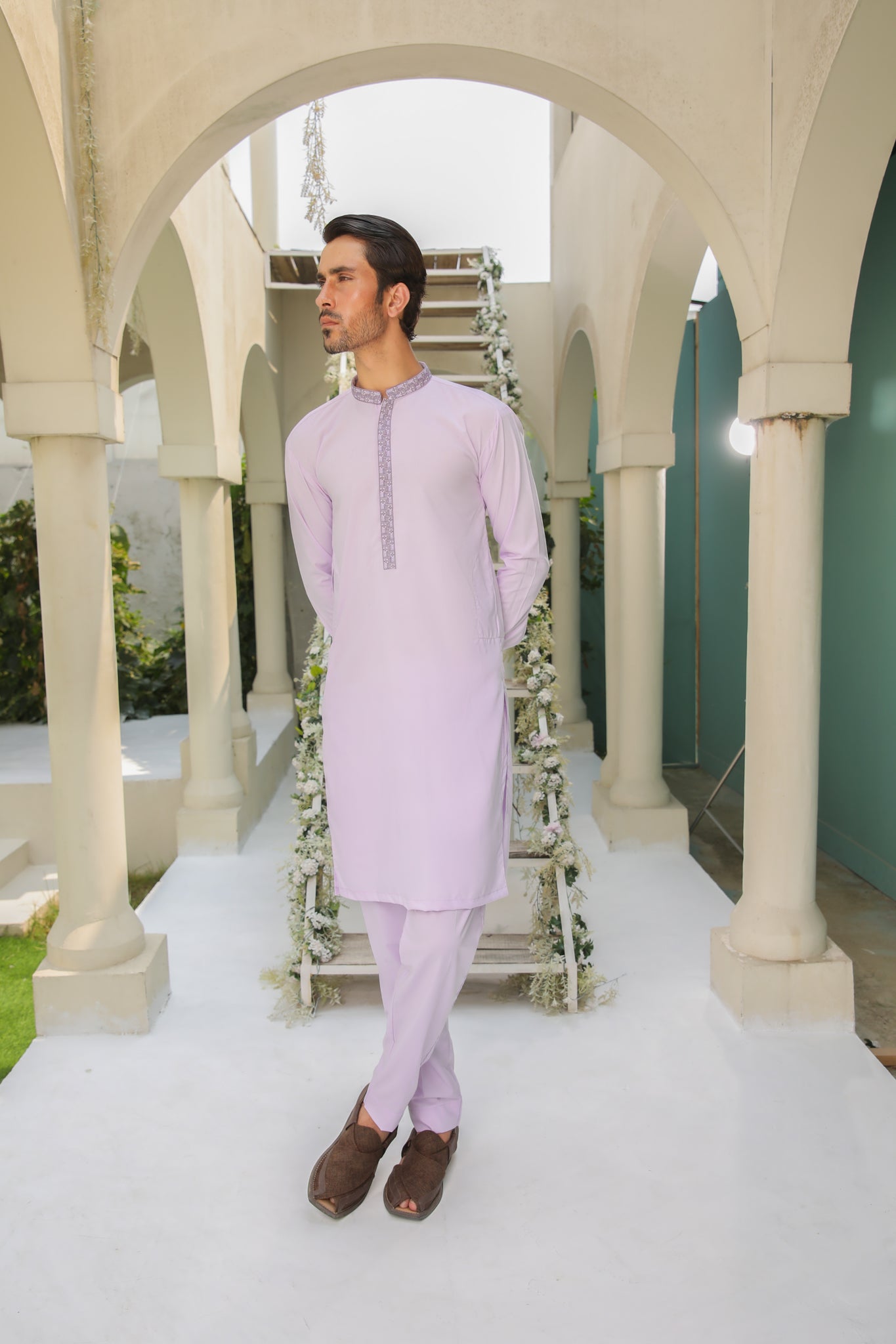 Lilac Embroidered Blended Fabric Kurta Pajama (2-Piece) - Image 4