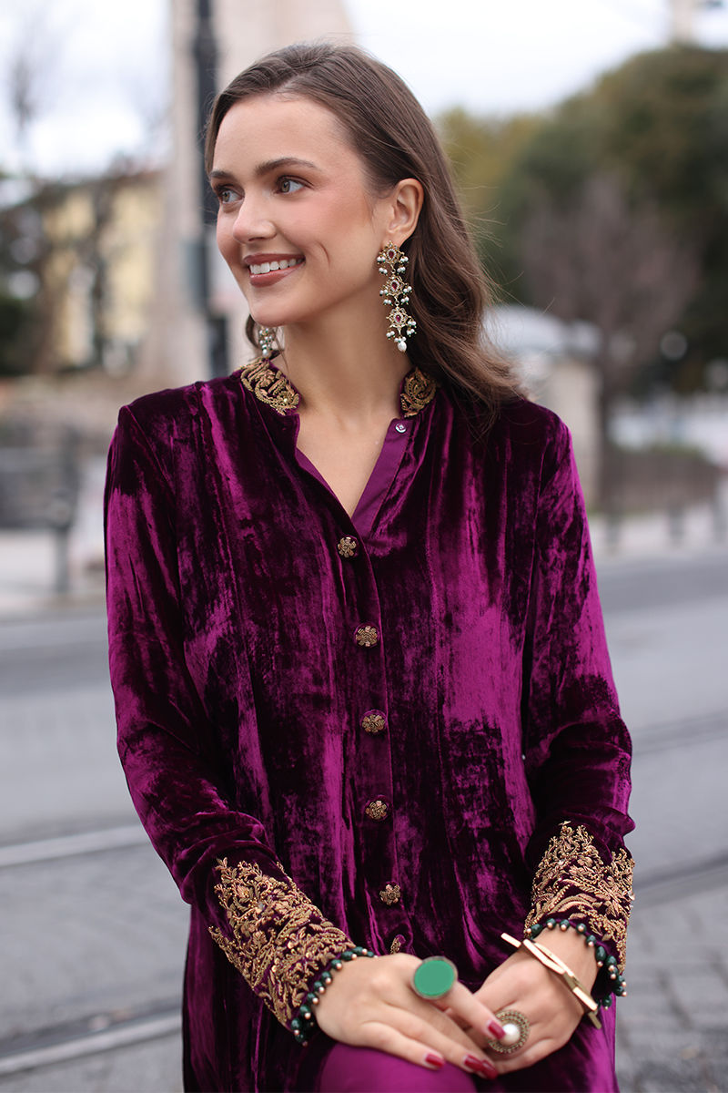 Pakistani Purple Embellished Velvet Pishwas Dress (2-Piece) - Image 2