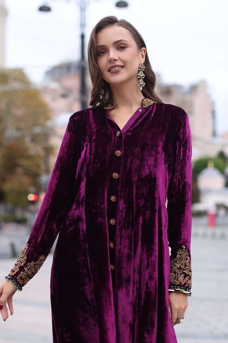 Pakistani Purple Embellished Velvet Pishwas Dress (2-Piece) - Image 7