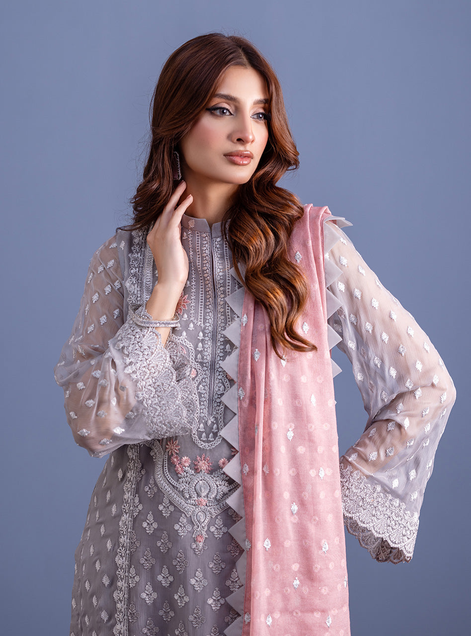 Pakistani Lilac Embroidered Pure Chiffon Salwar Kameez (3-Piece) - Image 3