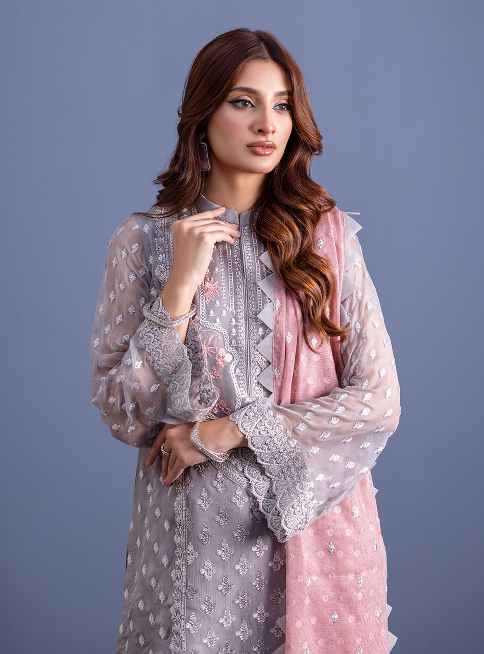 Pakistani Lilac Embroidered Pure Chiffon Salwar Kameez (3-Piece) - Image 6