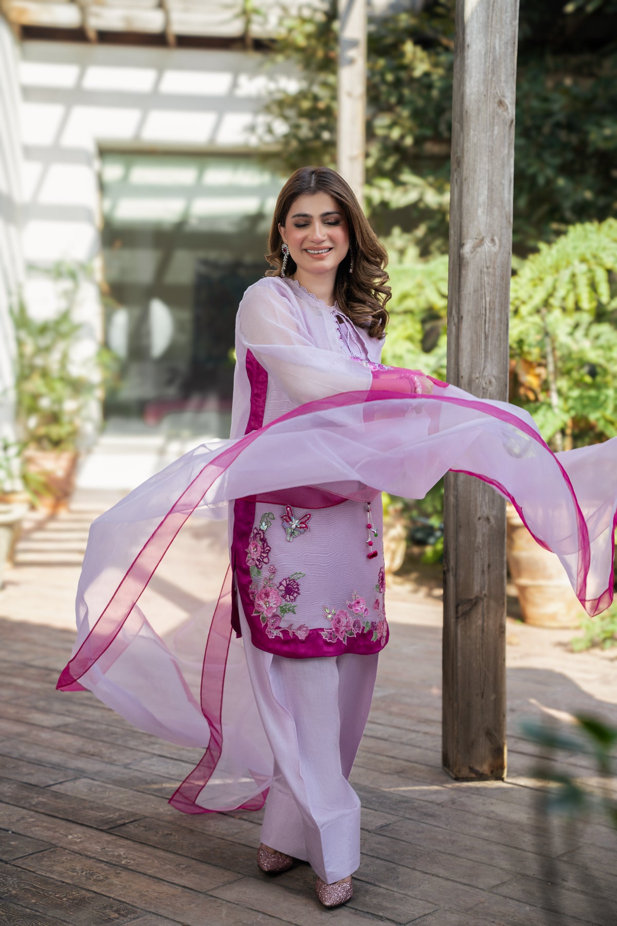 Lilac Appliqué Khadi Net Salwar Kameez (3-Piece) - Image 3