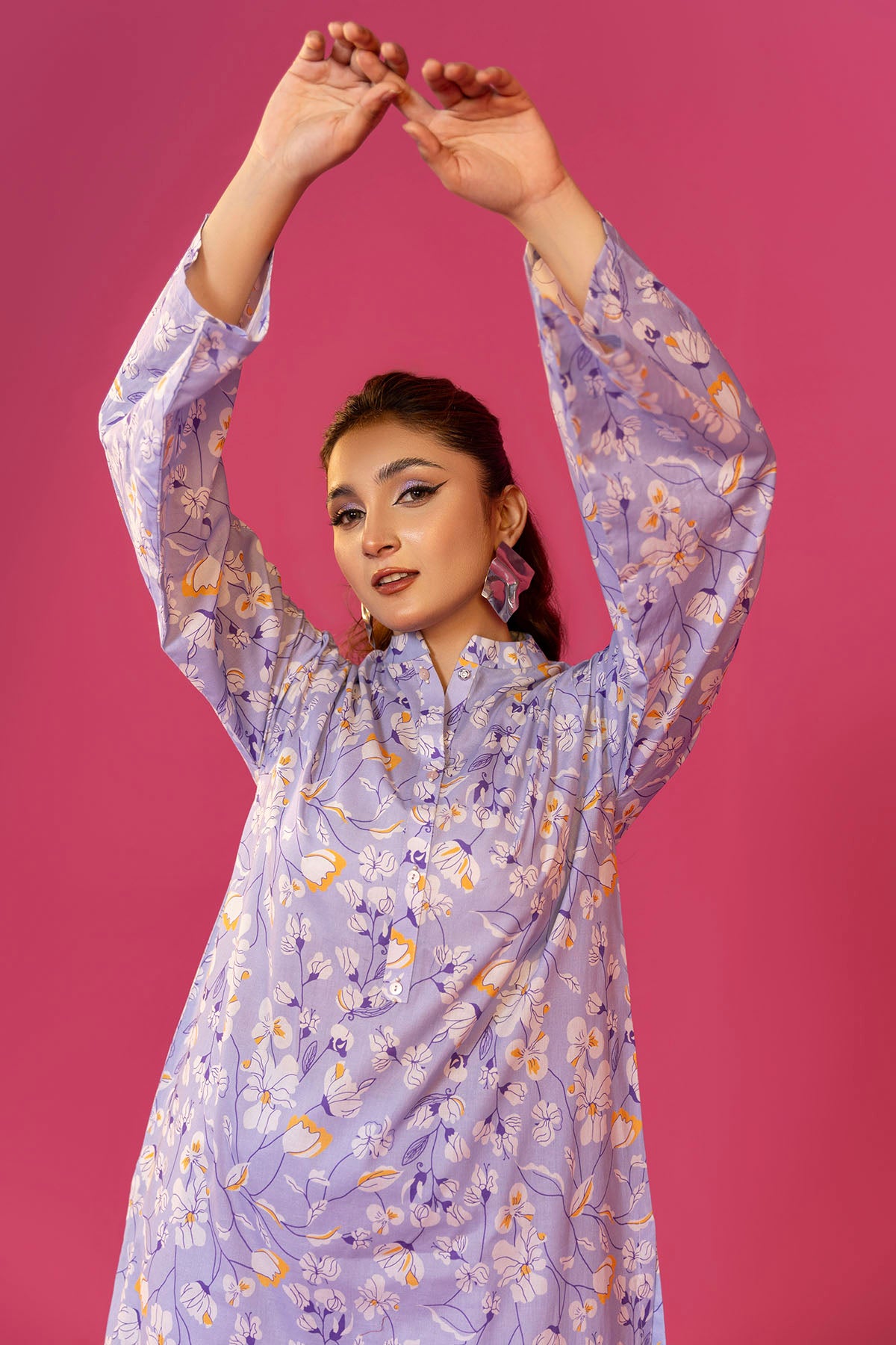 Pakistani Lilac Digital Printed Lawn Salwar Kameez (2-Piece) - Image 2