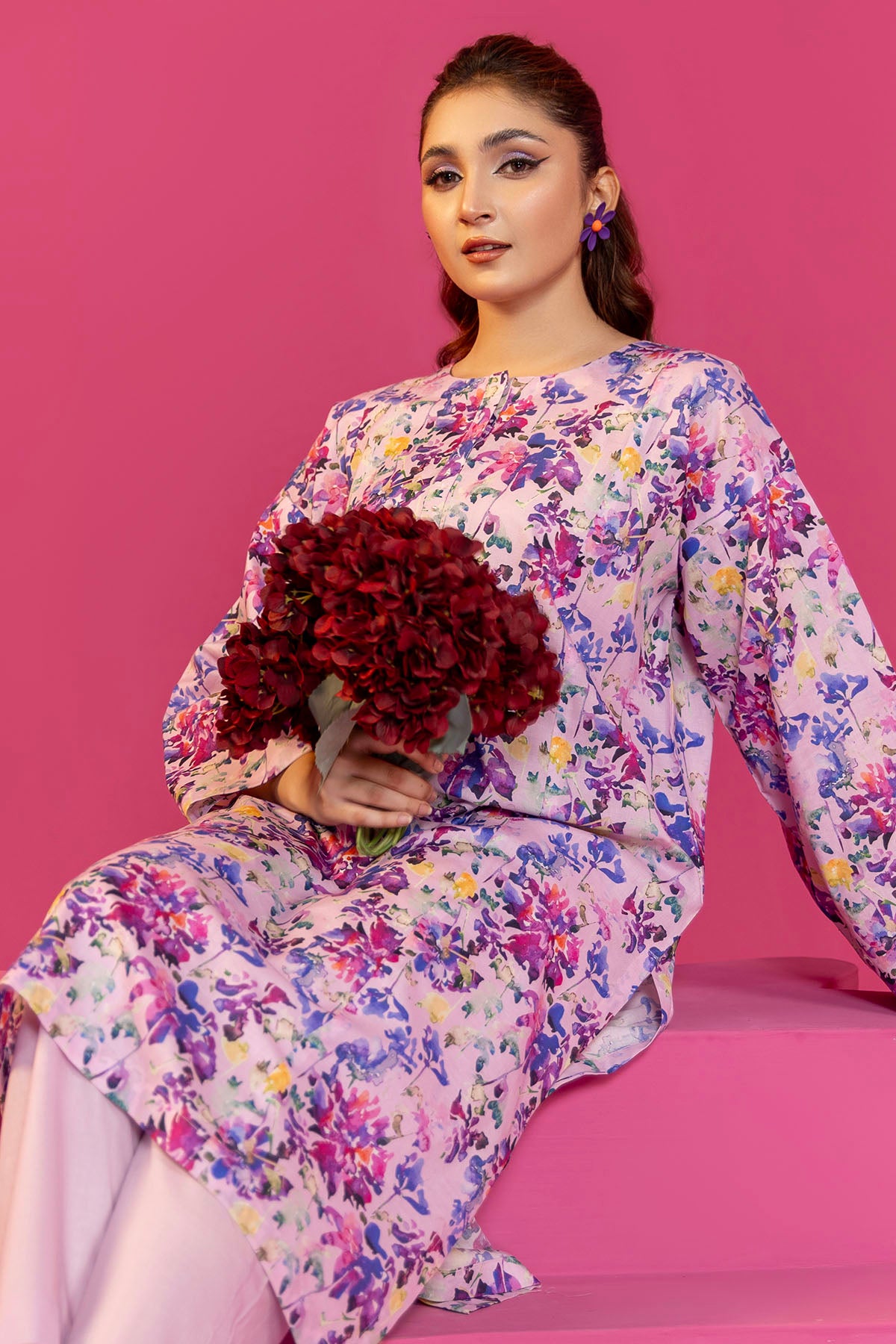 Pakistani Lilac Digital Printed Lawn Salwar Kameez (2-Piece) - Image 2