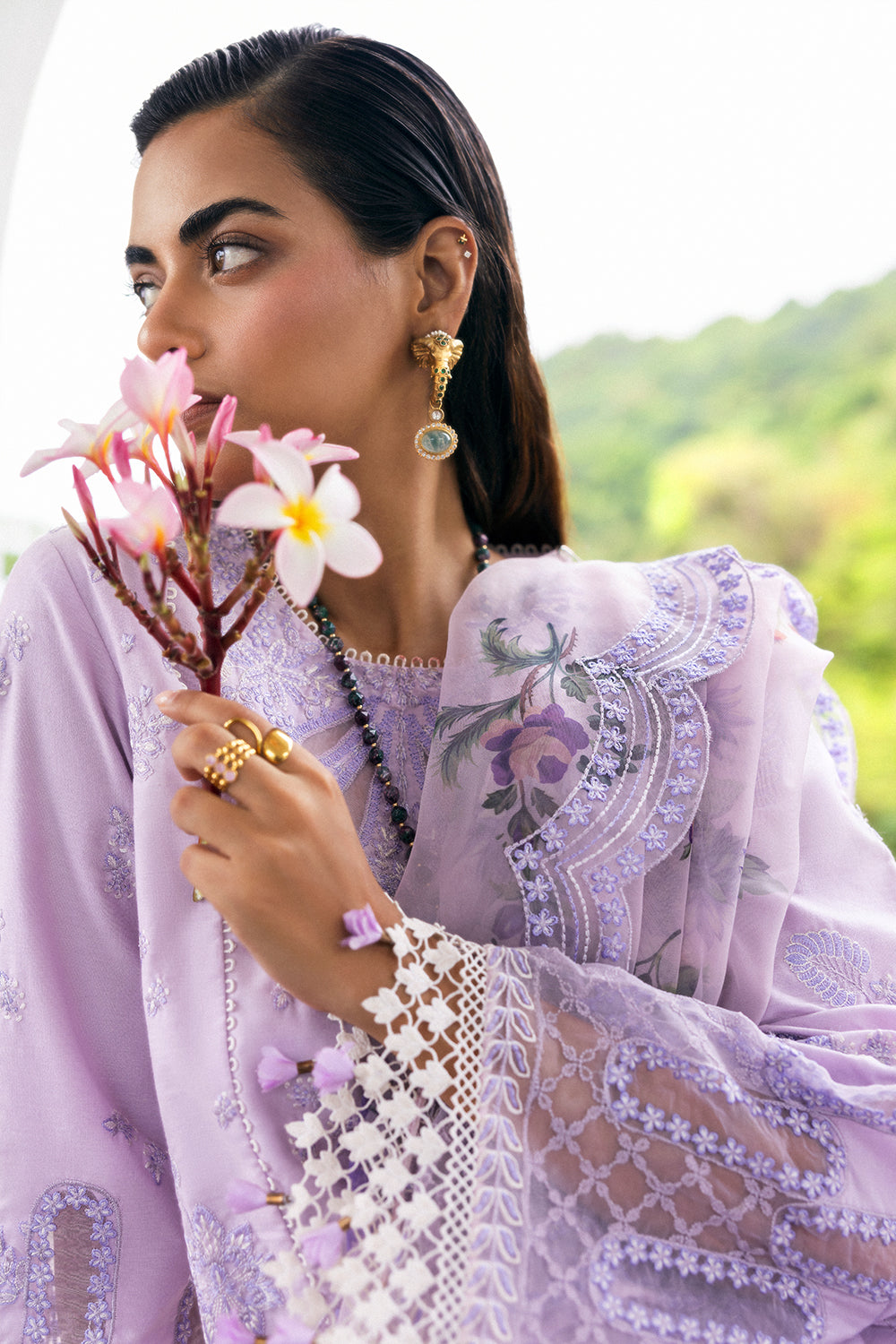 Lilac Embroidered Lawn & Organza Salwar Kameez (3-Piece) - Image 5