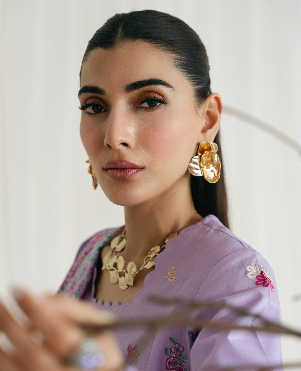 Pakistani Lilac Ribbon-Embroidered Lawn Salwar Kameez (3-Piece) - Image 6