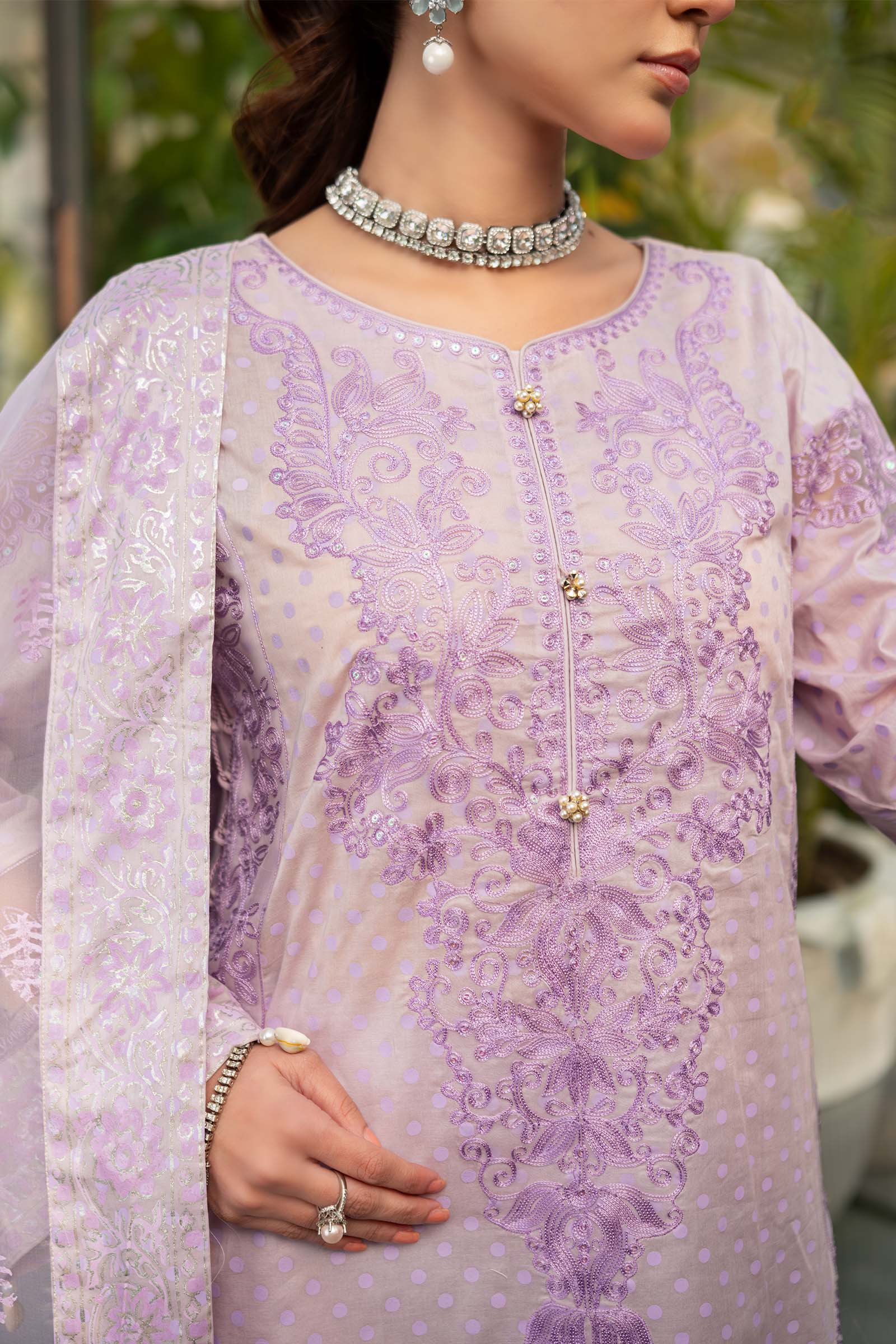 Pakistani Lilac Embroidered Lawn Salwar Kameez (3-Piece) - Image 5
