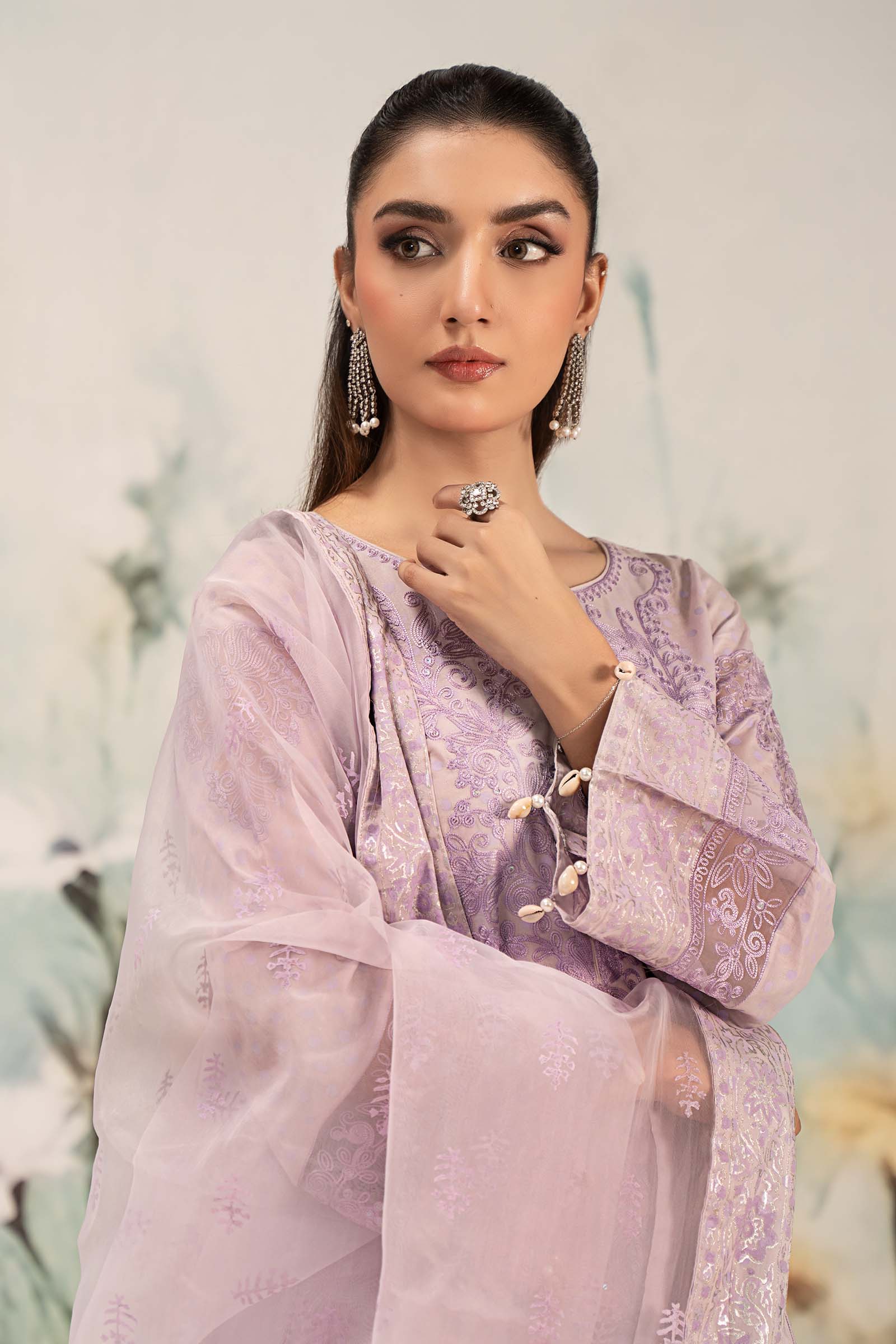 Pakistani Lilac Embroidered Lawn Salwar Kameez (3-Piece) - Image 9
