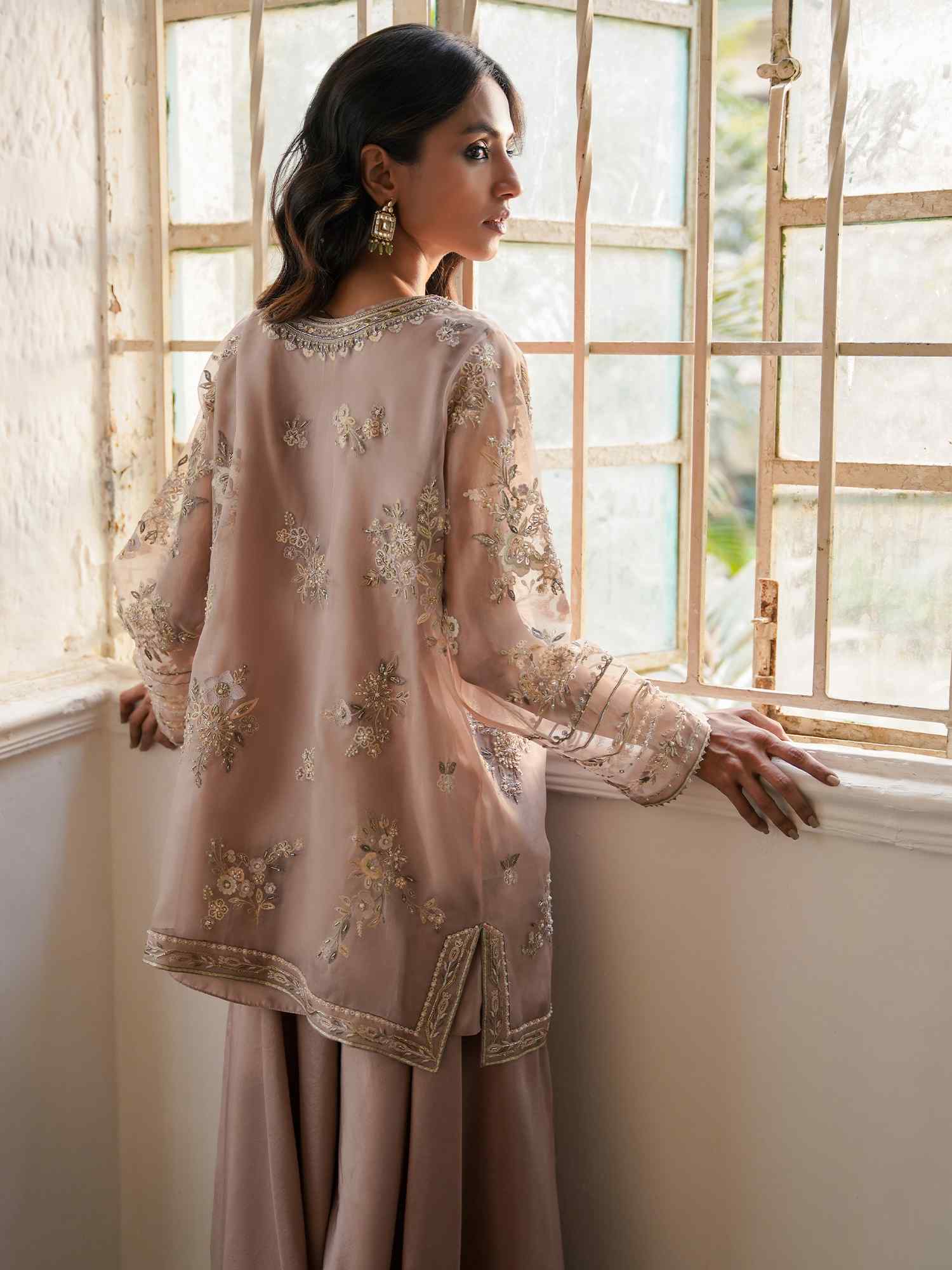 Pakistani Lilac Embroidered Organza Salwar Kameez (3-Piece) - Image 4