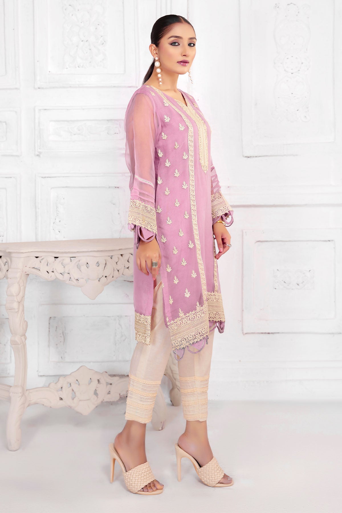 Pakistani Lilac Embroidered Organza Straight Shirt (2-Piece) - Image 3