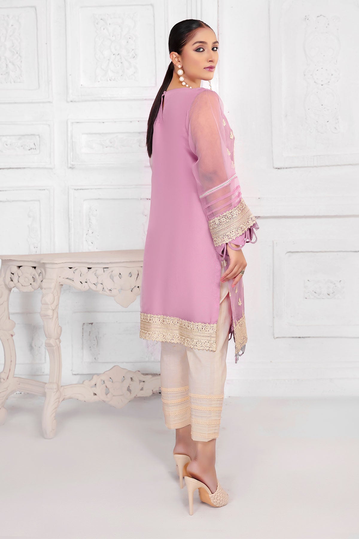 Pakistani Lilac Embroidered Organza Straight Shirt (2-Piece) - Image 4