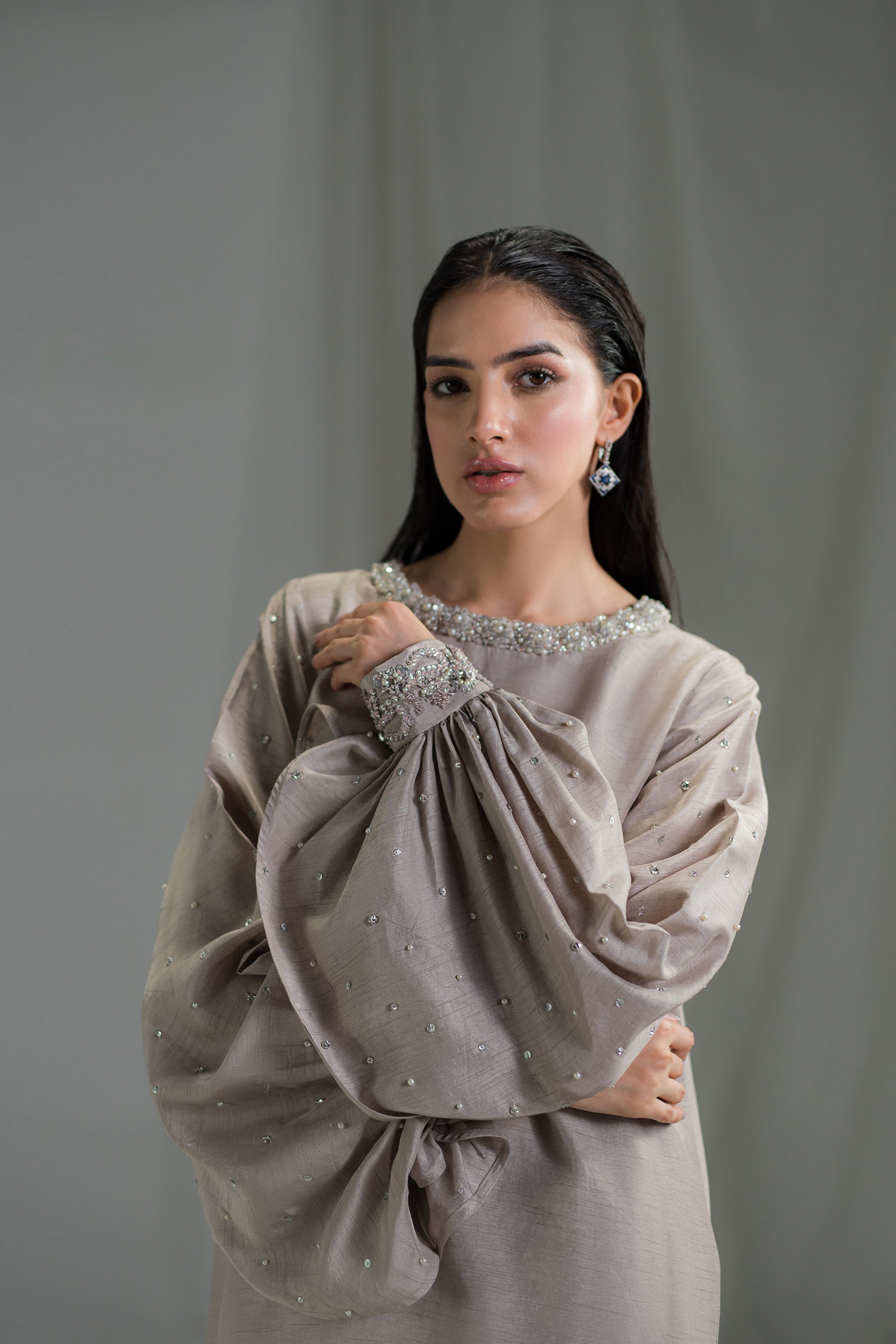 Pakistani Dusty Lavender Embellished Raw Silk Salwar Kameez (2-Piece) - Image 3