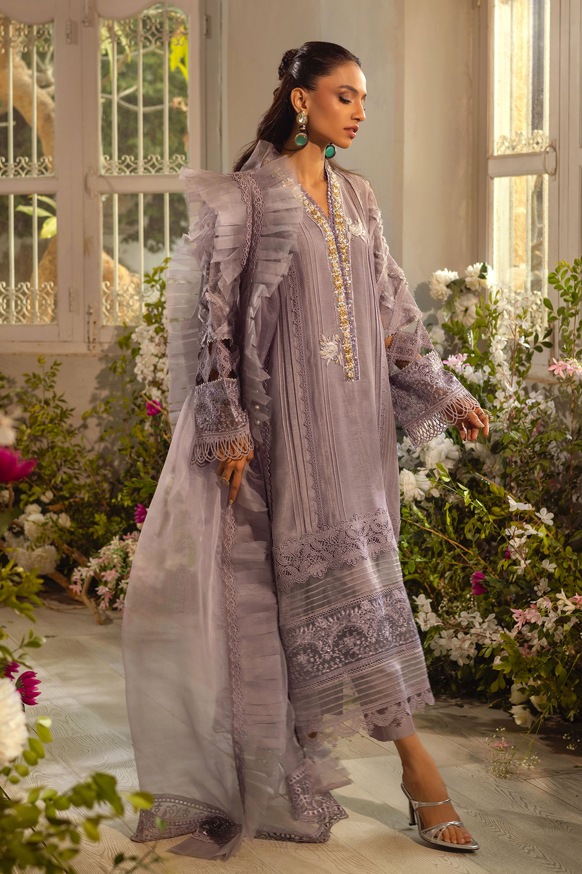 Pakistani Lilac Zardozi Raw Silk Salwar Kameez (3-Piece) - Image 9