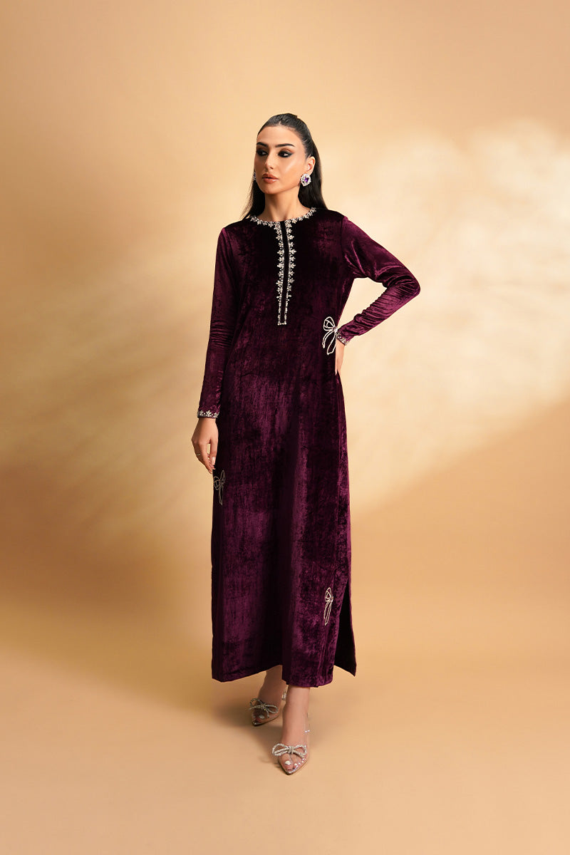 Pakistani Plum Crystal Embellished Velvet Kurta (2-Piece) - Image 1
