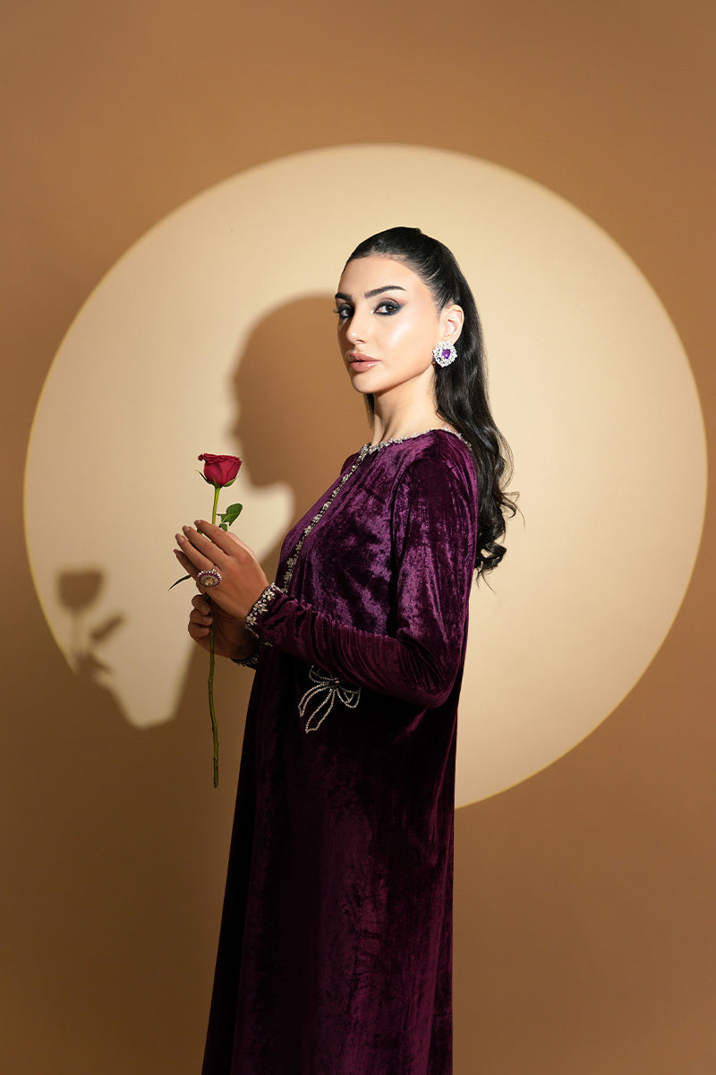 Pakistani Plum Crystal Embellished Velvet Kurta (2-Piece) - Image 6